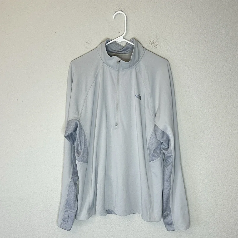 The North Face 1/4 Zip Light Gray Pullover Men's Size XL Long Sleeve